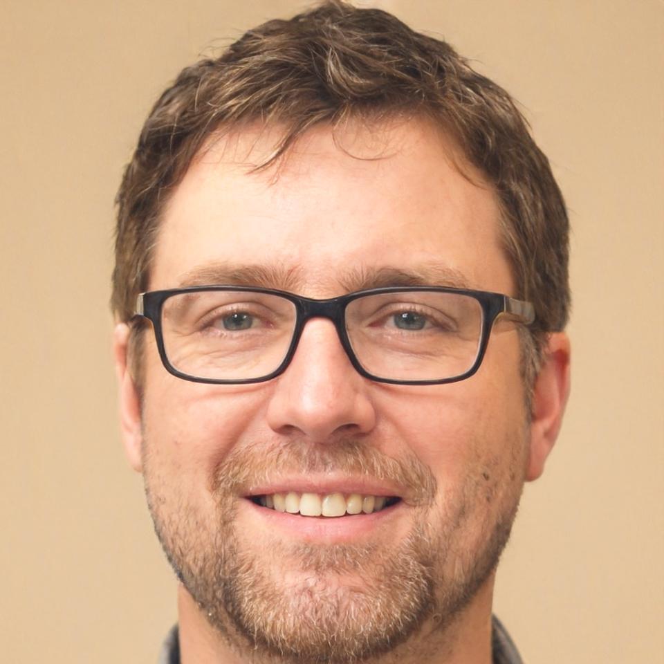 Renato Villalobos, Coordinador de Contenidos Prácticos